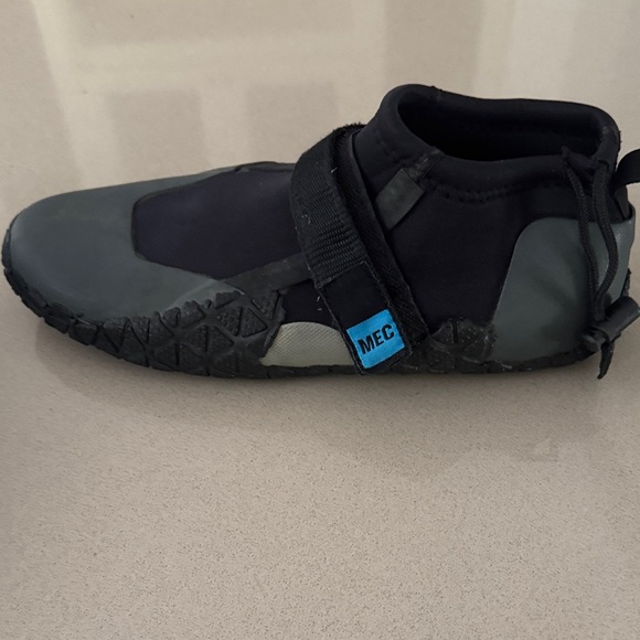 Black water Shoes - Picture 7 of 7